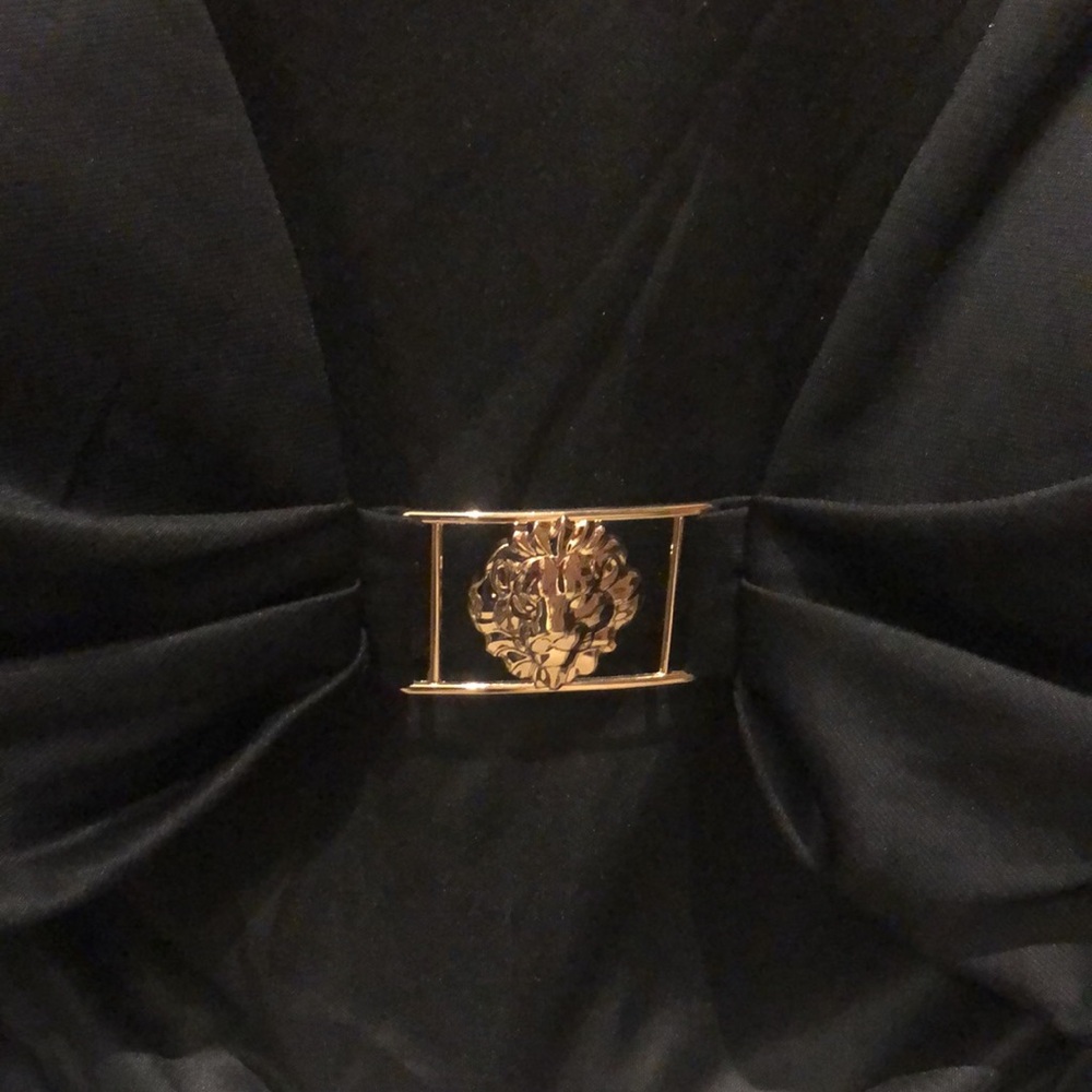 Sexy black crop top with lion hardware with built-in bra cups. - Picture 12 of 14